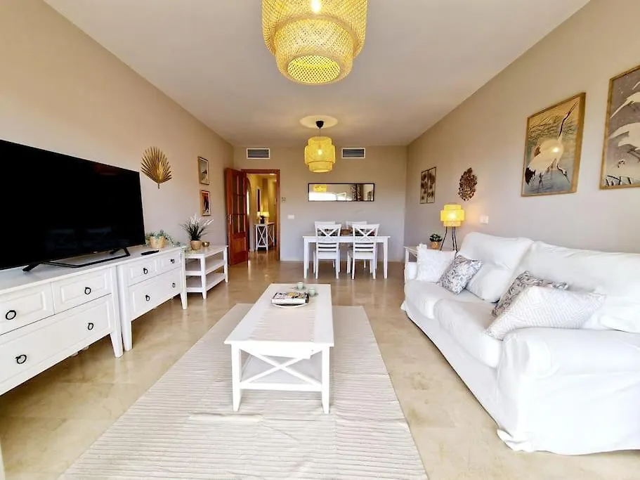 Royal Golf View: 2Br, Pools & Ac Apartment Sitio de Calahonda