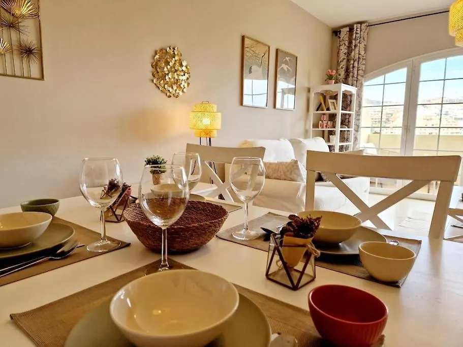 Royal Golf View: 2Br, Pools & Ac Apartment Sitio de Calahonda