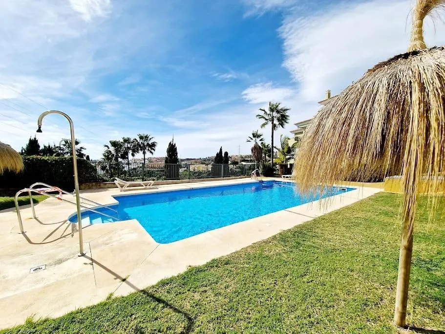 Royal Golf View: 2Br, Pools & Ac Apartment Sitio de Calahonda