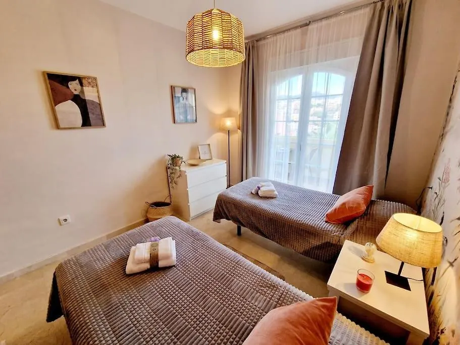 Royal Golf View: 2Br, Pools & Ac Apartment Sitio de Calahonda