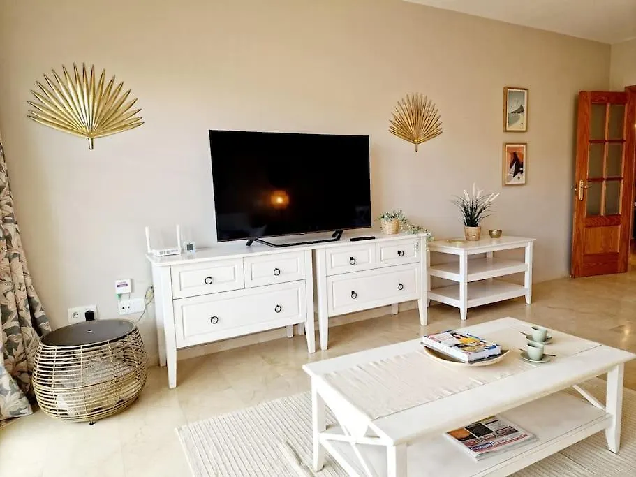 Royal Golf View: 2Br, Pools & Ac Apartment Sitio de Calahonda