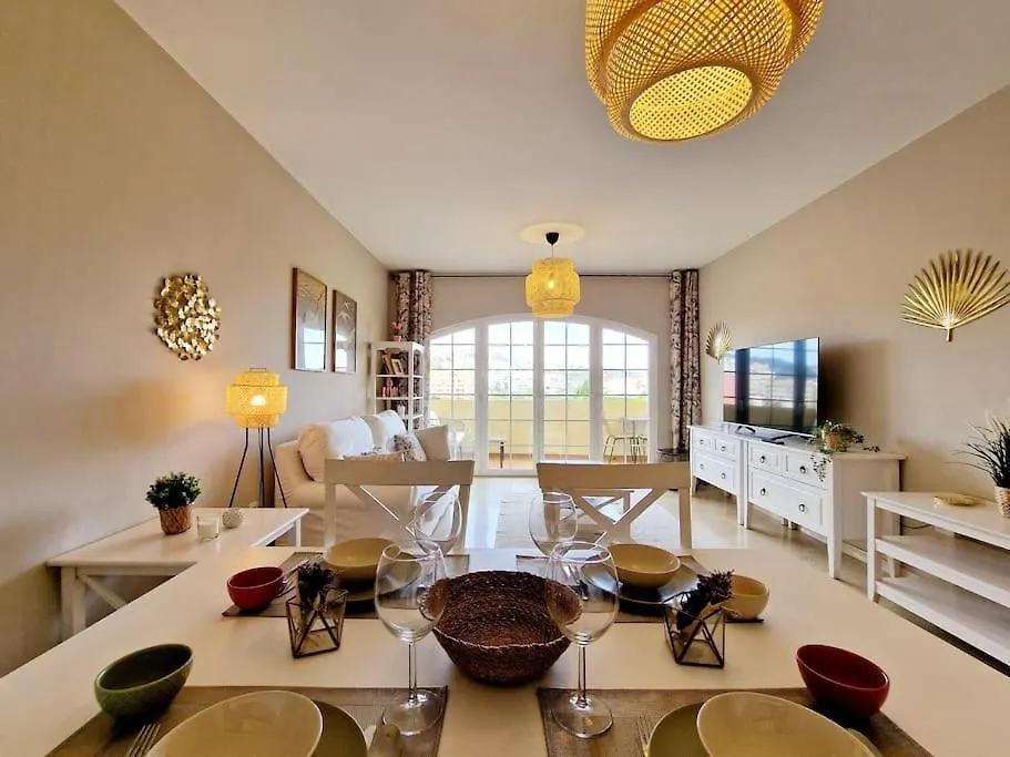 Royal Golf View: 2Br, Pools & Ac Apartment Sitio de Calahonda