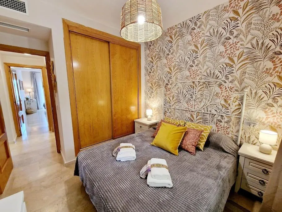 Royal Golf View: 2Br, Pools & Ac Apartment Sitio de Calahonda