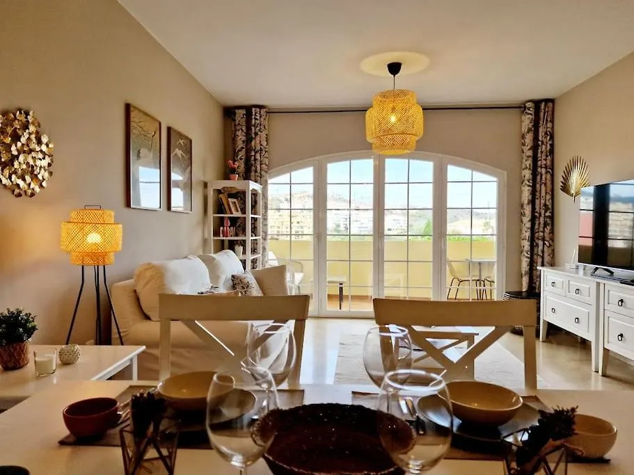 Royal Golf View: 2Br, Pools & Ac Apartment Sitio de Calahonda