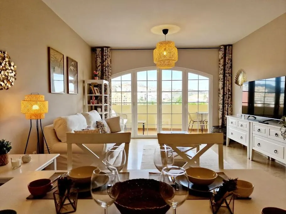 Royal Golf View: 2Br, Pools & Ac Apartment Sitio de Calahonda