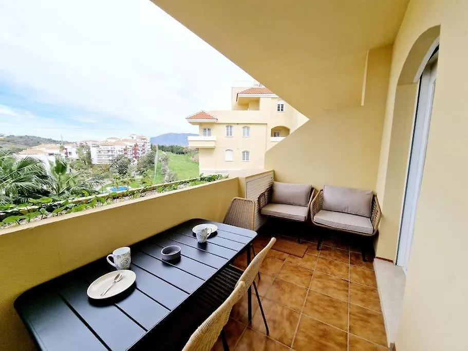 Royal Golf View: 2Br, Pools & Ac Apartment Sitio de Calahonda