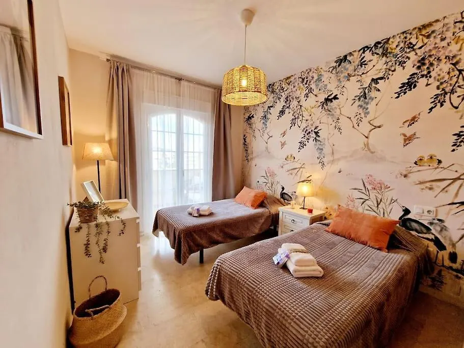 Royal Golf View: 2Br, Pools & Ac Apartment Sitio de Calahonda