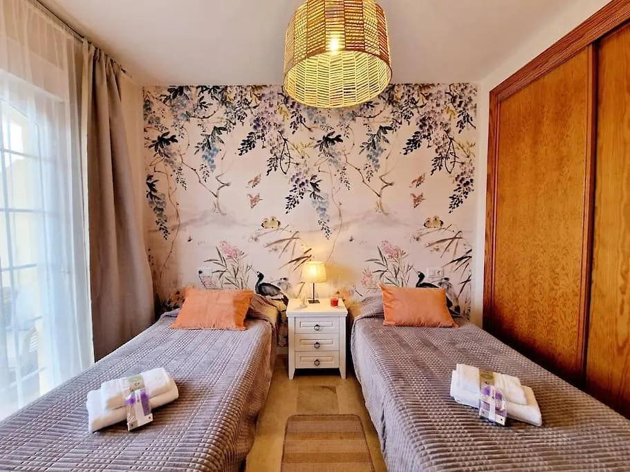 Royal Golf View: 2Br, Pools & Ac Apartment Sitio de Calahonda