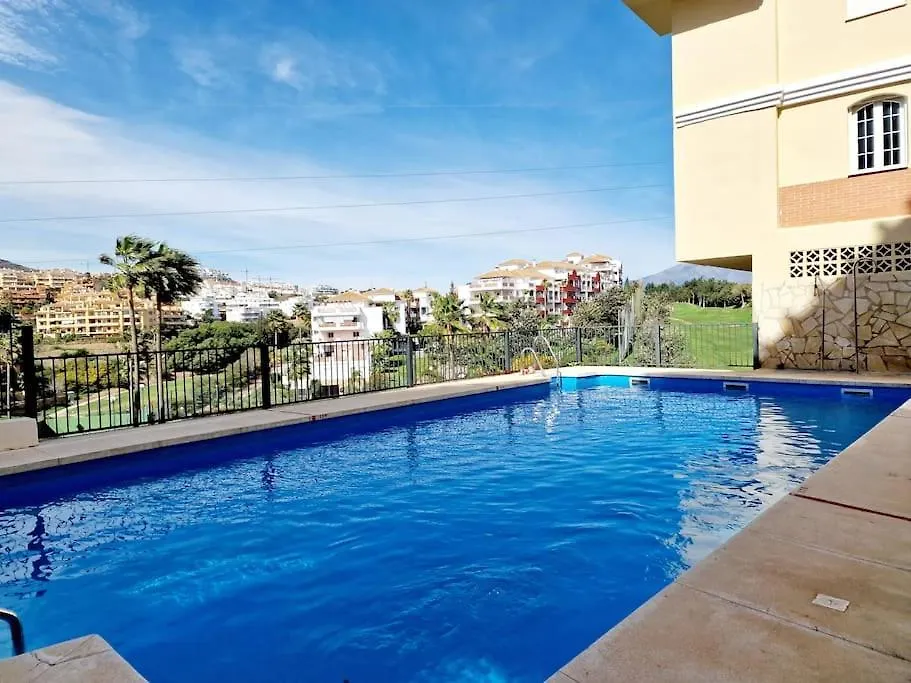 Royal Golf View: 2Br, Pools & Ac Apartment Sitio de Calahonda